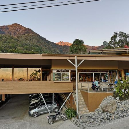 Hotel Uran Rivas ภายนอก รูปภาพ