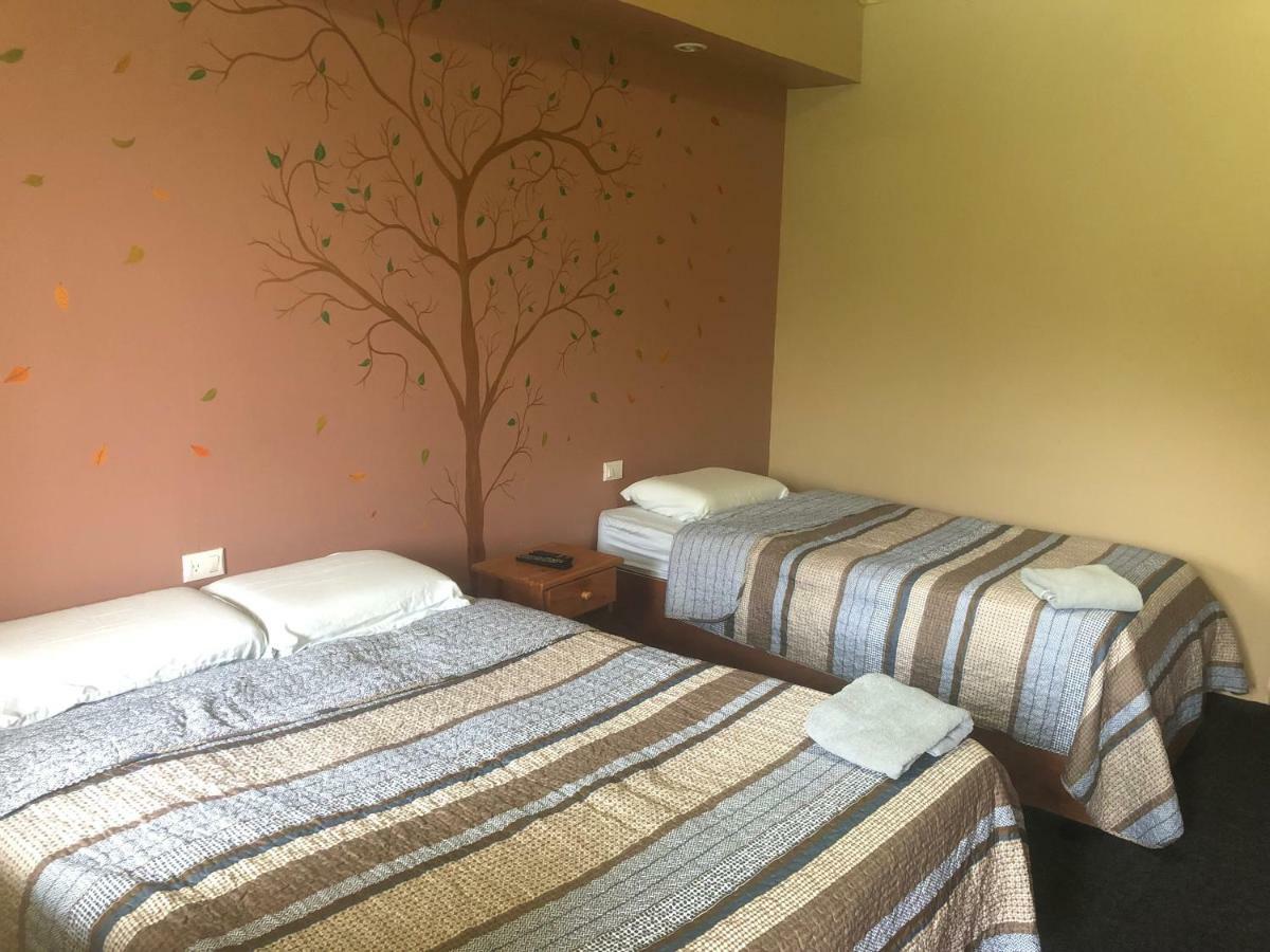 Hotel Uran Rivas ภายนอก รูปภาพ